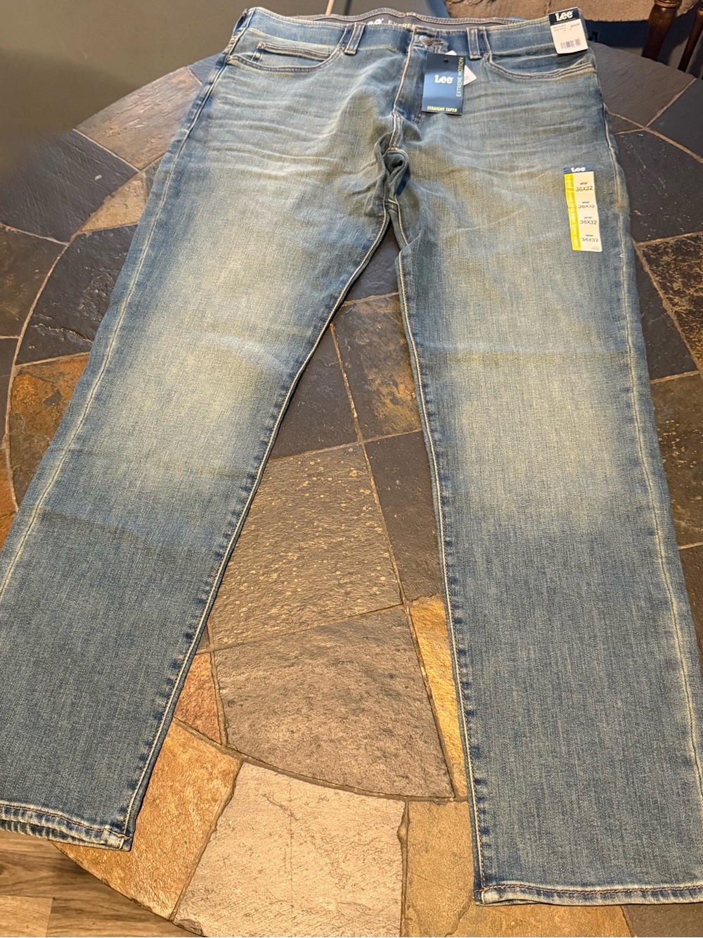 Lee Men's Medium Wash Straight Jeans - Light Blue